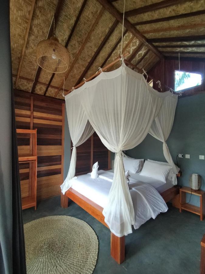 The Geckos Homestay Kelimutu Exterior photo