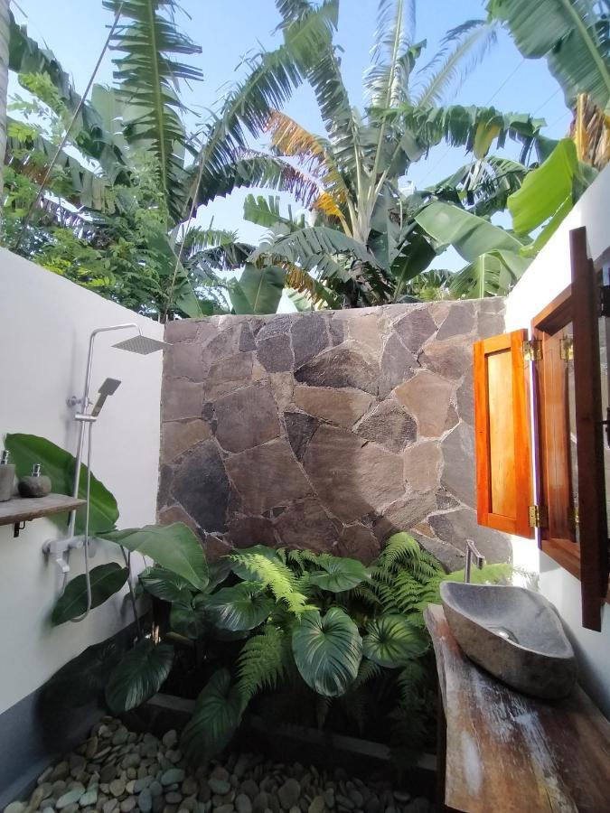 The Geckos Homestay Kelimutu Exterior photo