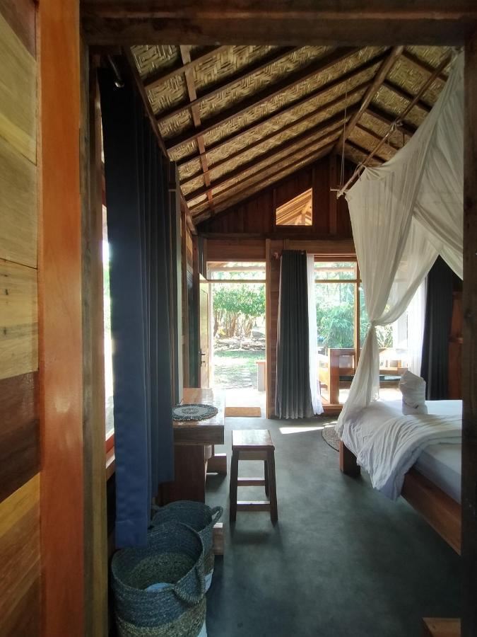 The Geckos Homestay Kelimutu Exterior photo