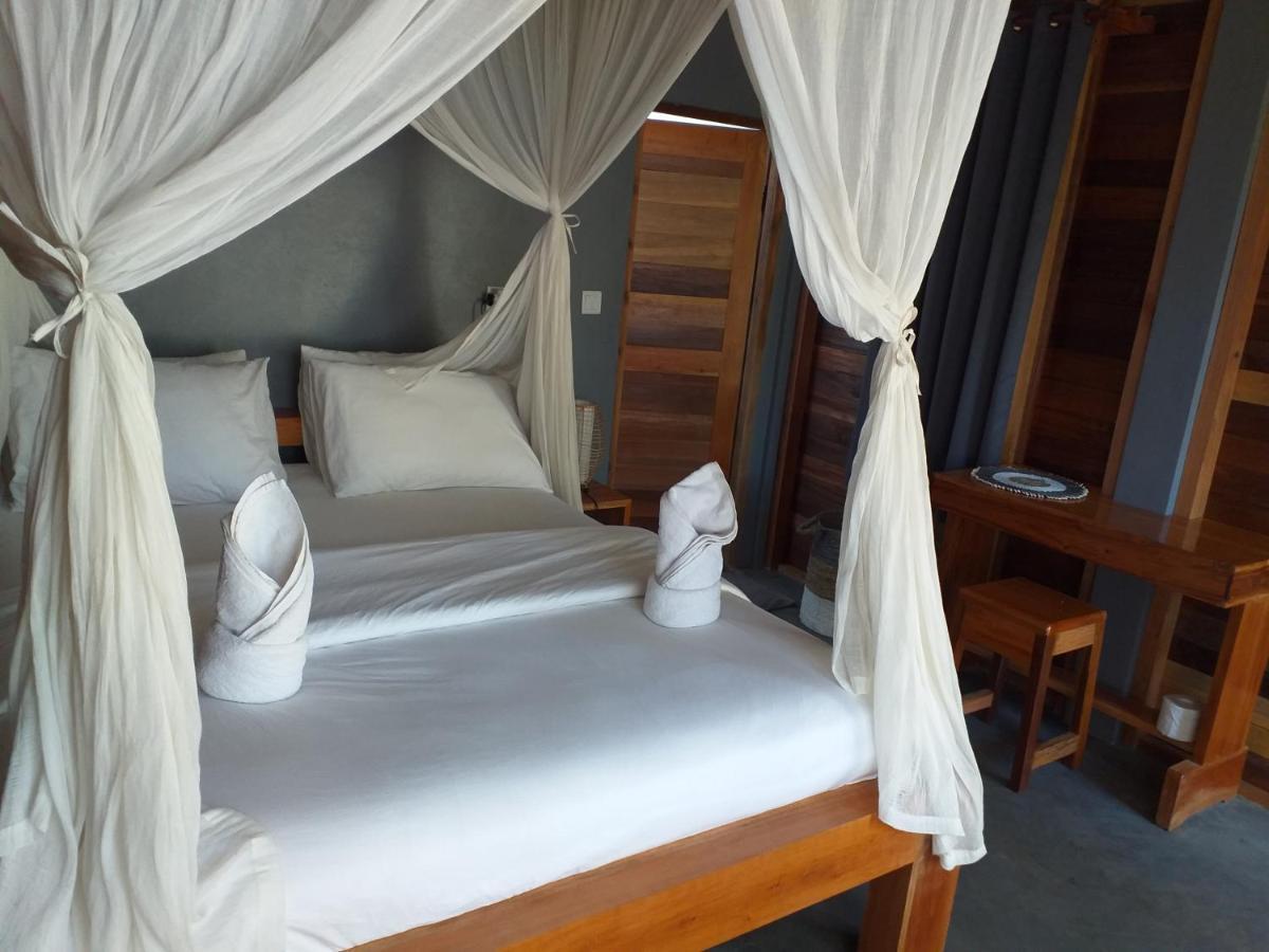 The Geckos Homestay Kelimutu Room photo