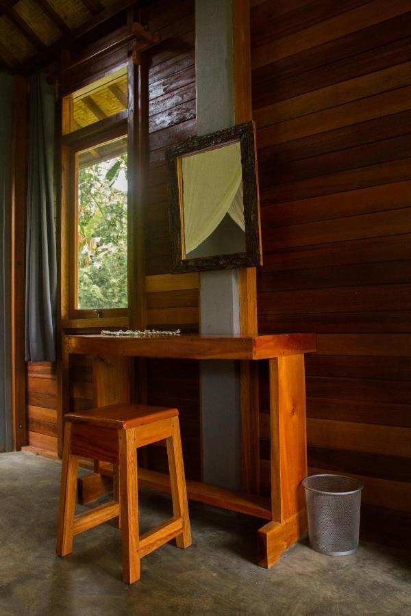 The Geckos Homestay Kelimutu Exterior photo