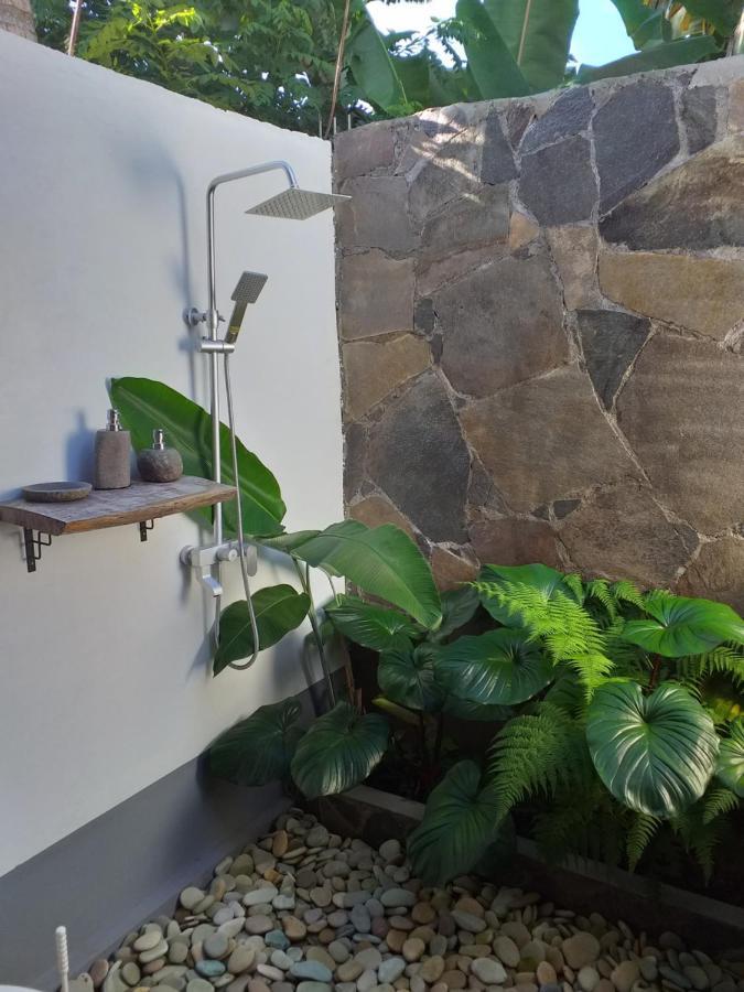 The Geckos Homestay Kelimutu Room photo